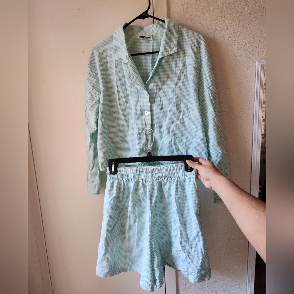 2 Piece Vintage Ellen Richards Shorts Shirt Set